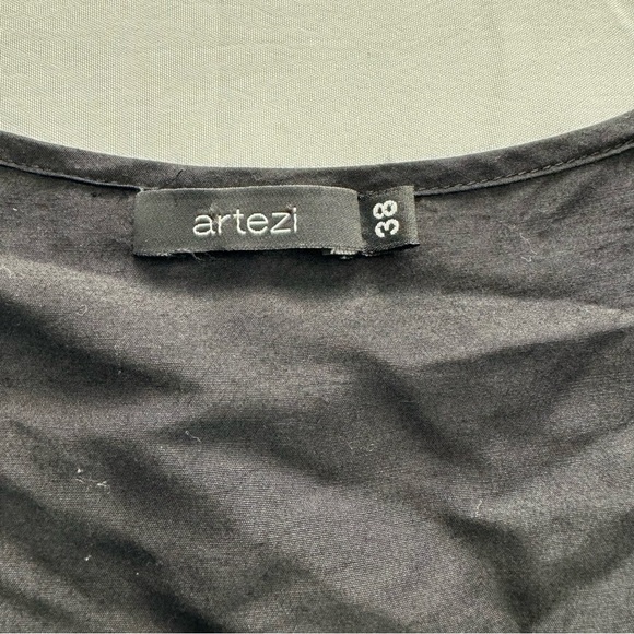 Artezi Shorts Romper - Picture 3 of 6